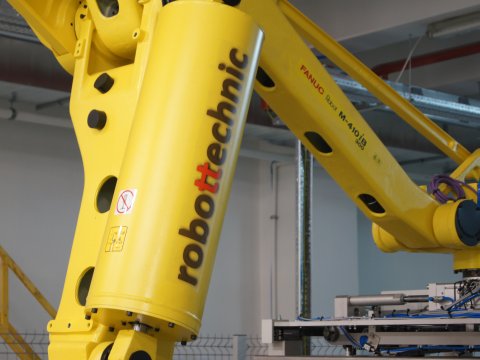 Her sektör için sanayi robotu üretimi